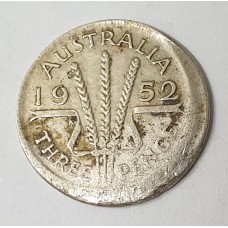 AUSTRALIA 1952 . THREEPENCE . ERROR . OFF CENTRE